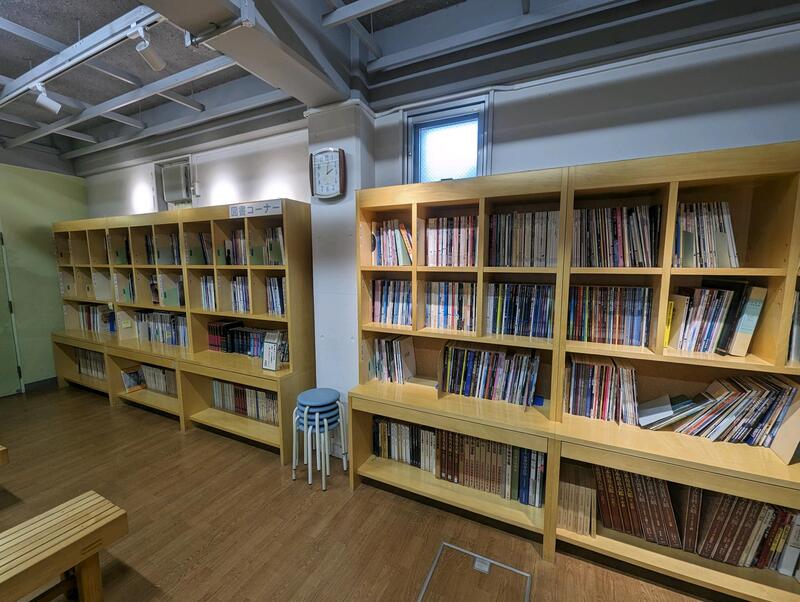 図書コーナー前の様子